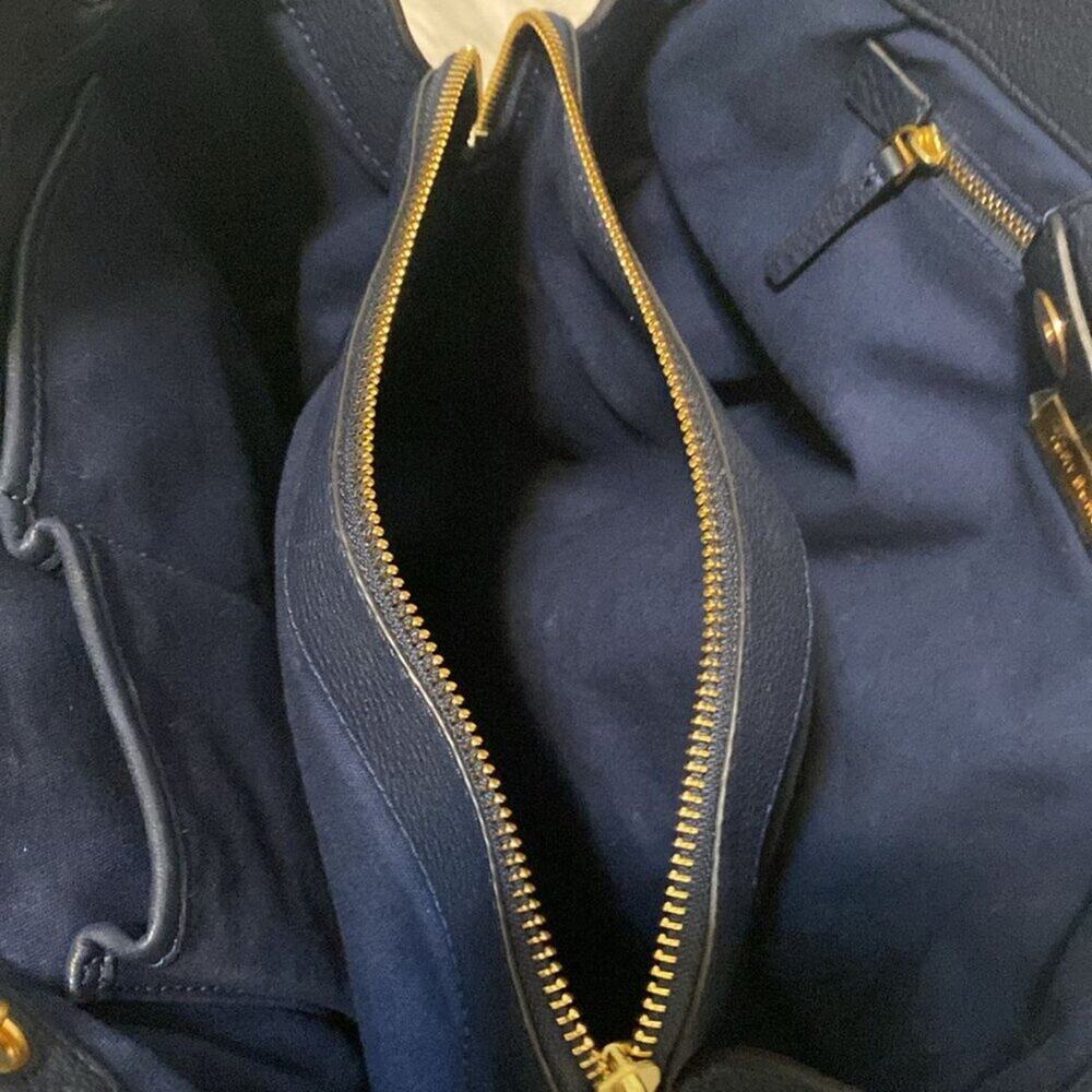TORY BURCH CHELSEA SLOUCHY BLUE LEATHER TOTE - Picture 11 of 12